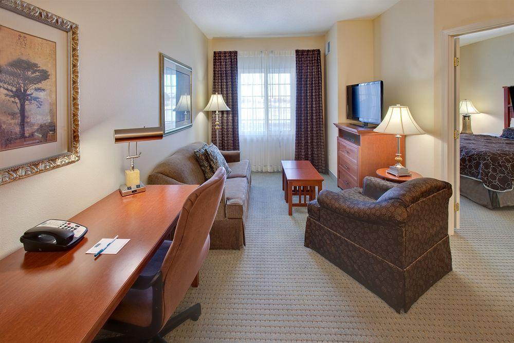 Staybridge Suites Fargo By Ihg Экстерьер фото