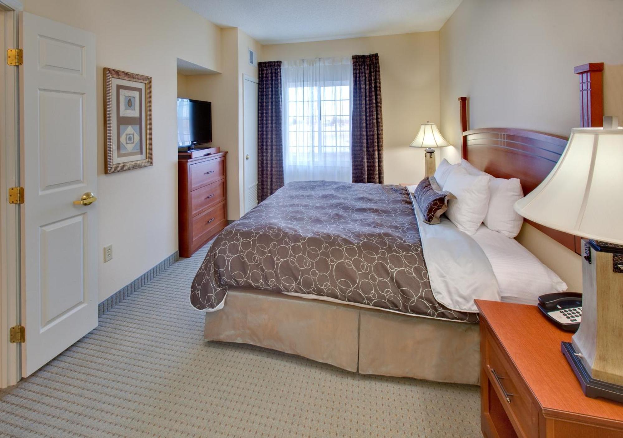 Staybridge Suites Fargo By Ihg Экстерьер фото